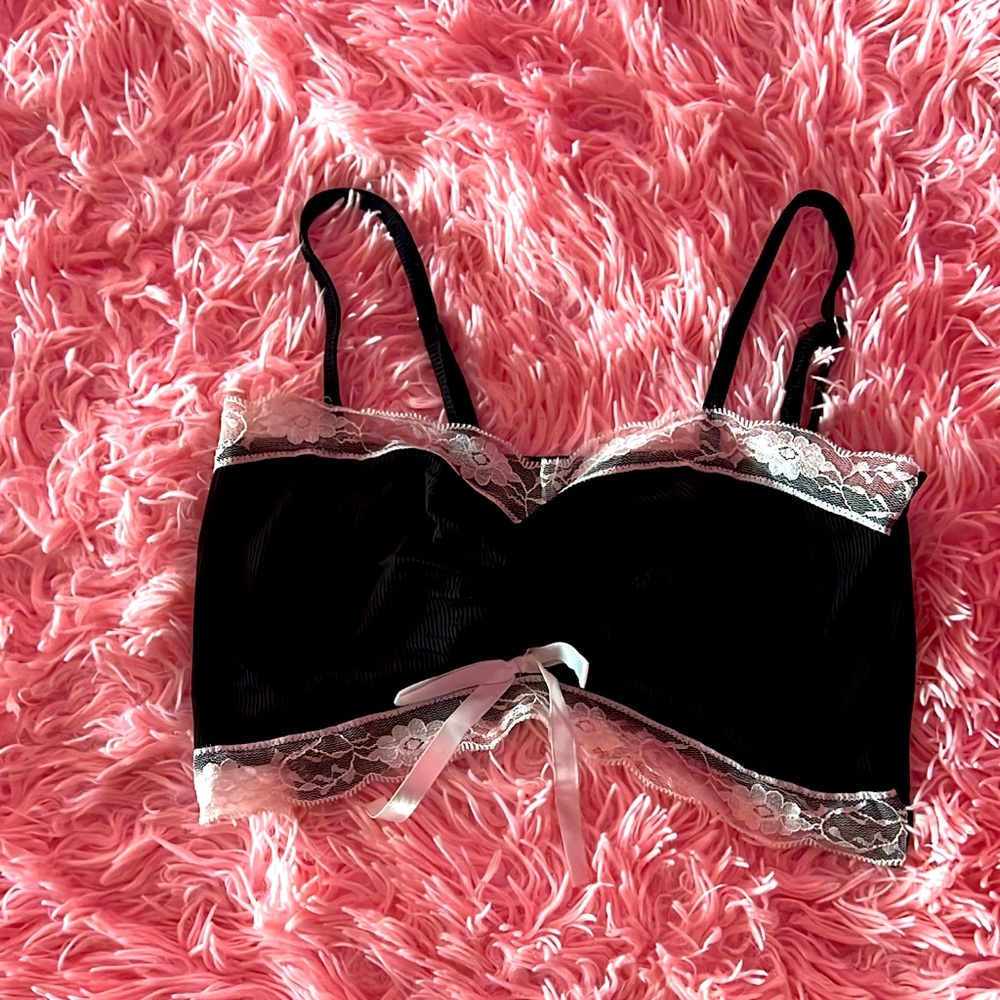 Black lace cropped cami with bow never worn size small